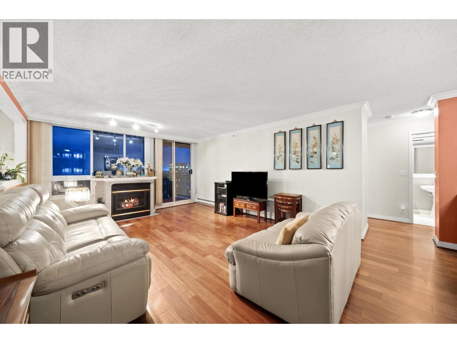 1801 555 AUSTIN AVENUE