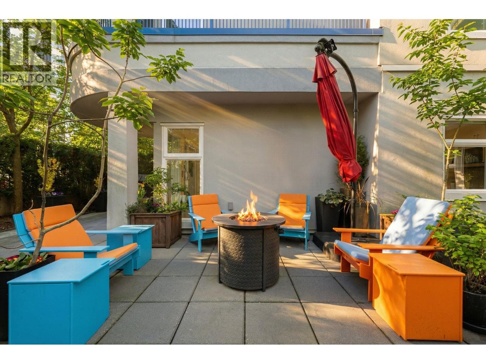 102 1924 COMOX STREET