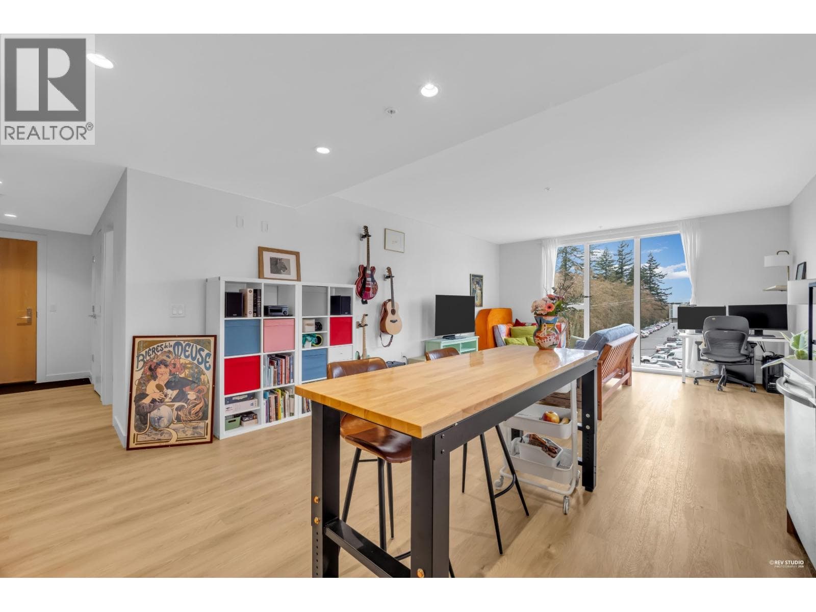 510 9888 UNIVERSITY CRESCENT