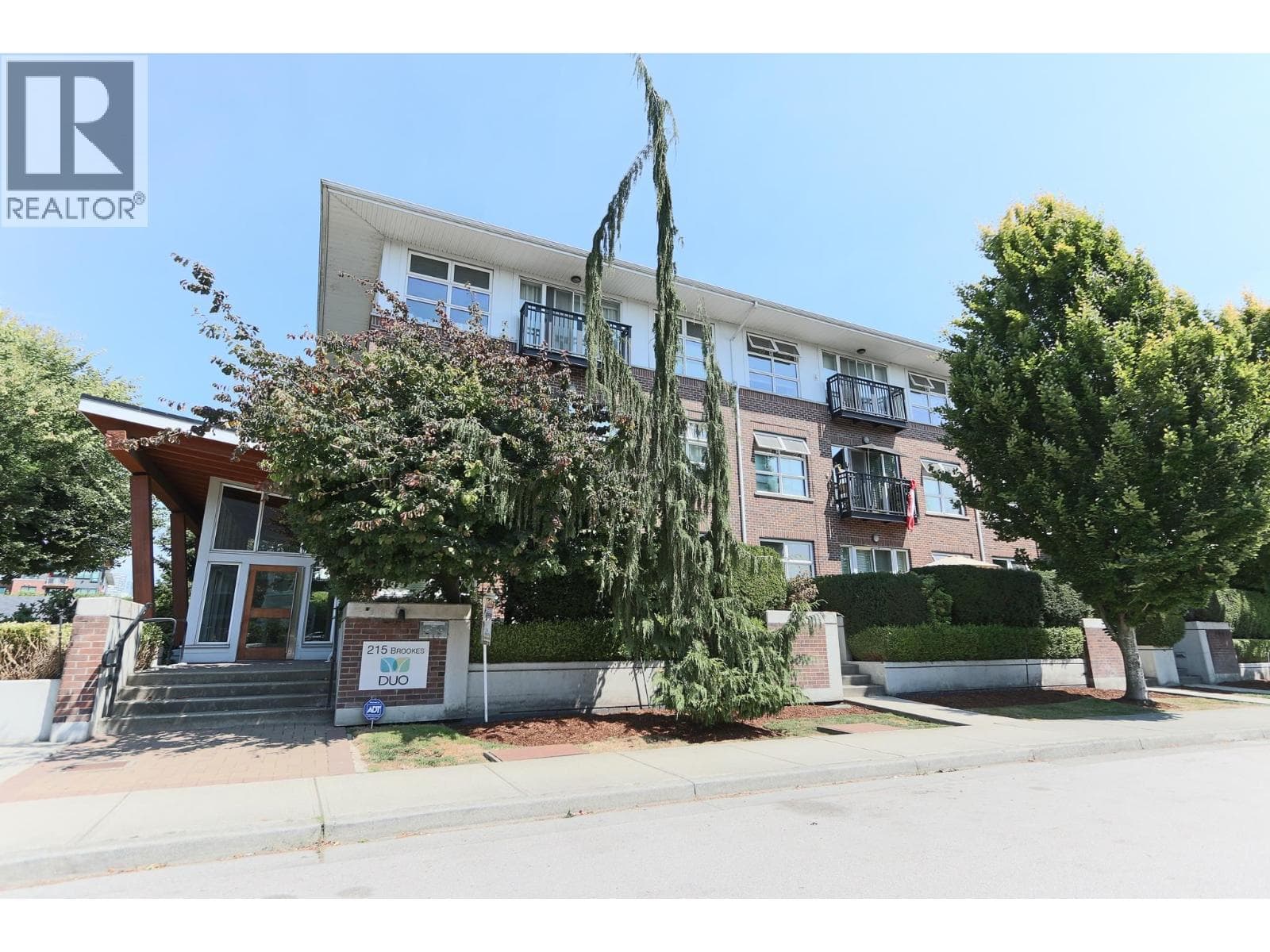 304 215 BROOKES STREET