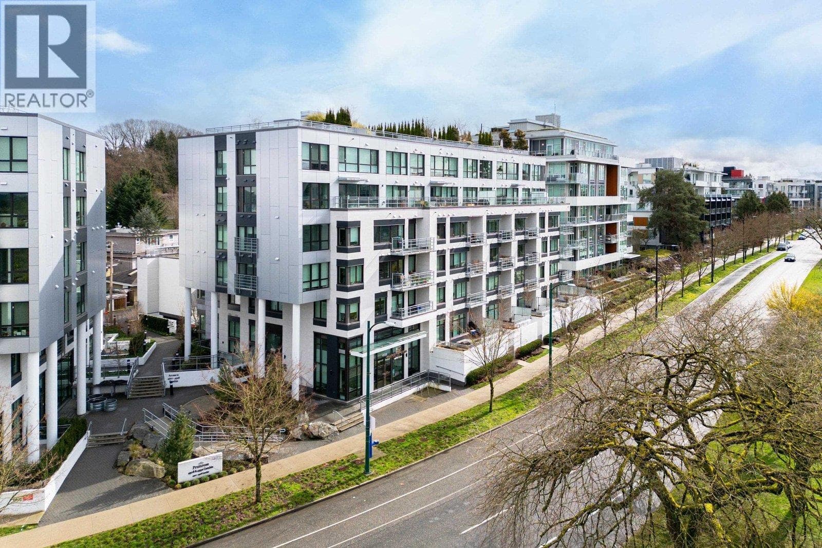 503 4932 CAMBIE STREET