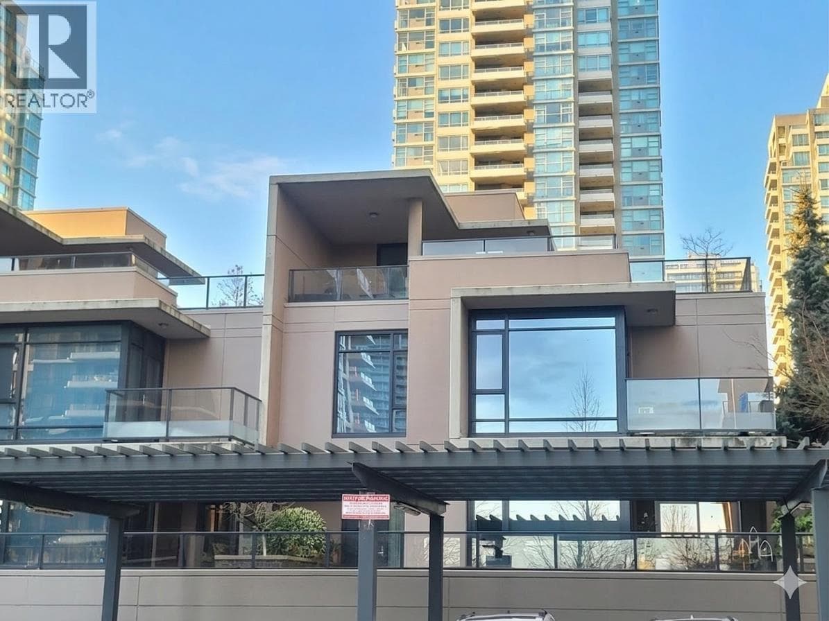 TH2 2077 ROSSER AVENUE