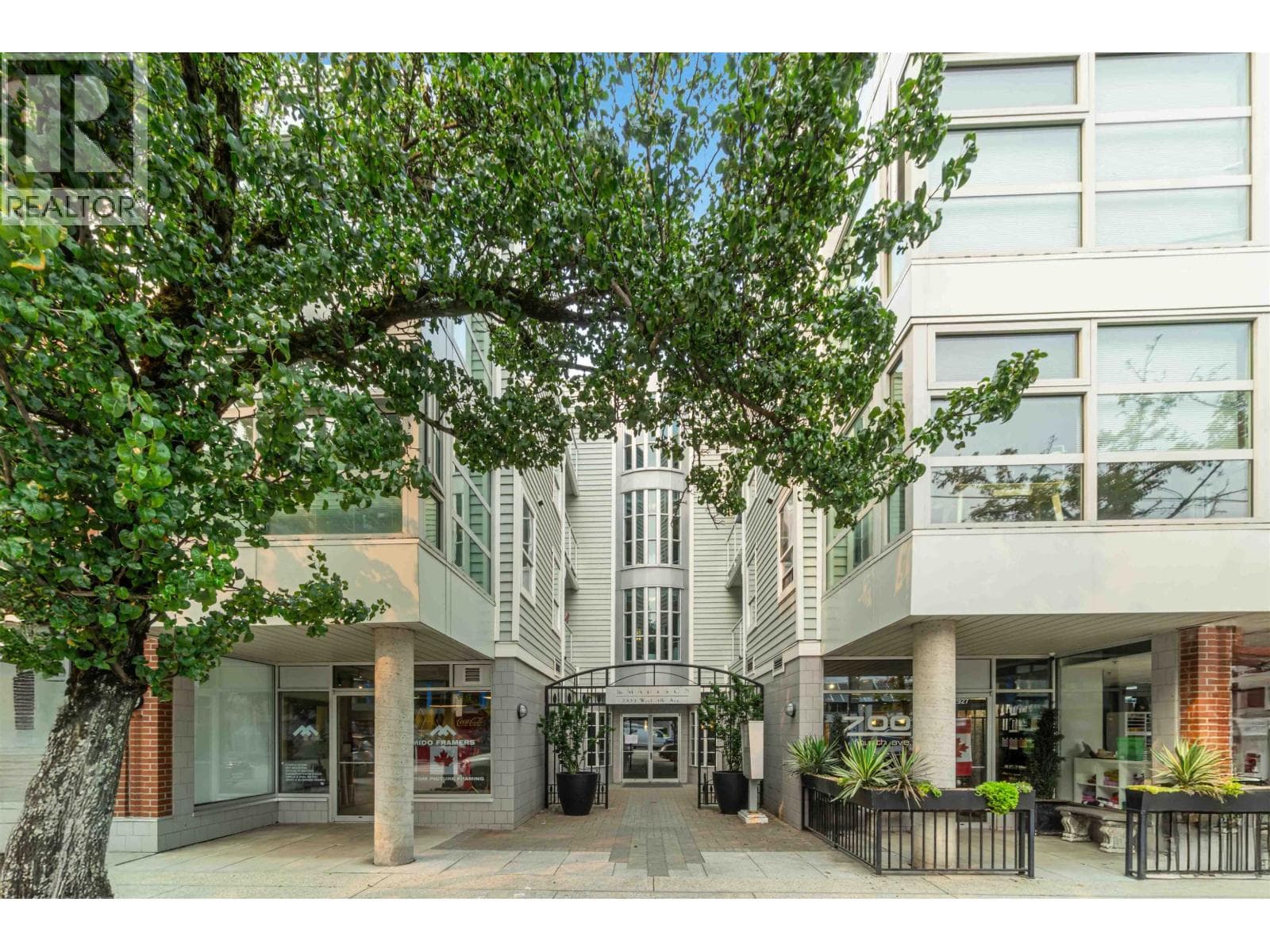 307 2929 W 4TH AVENUE