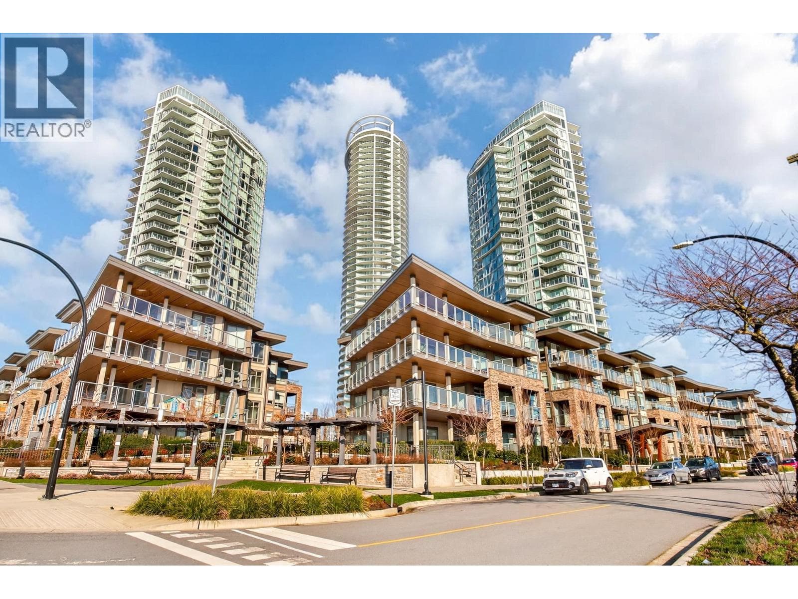 210 7123 11TH AVENUE