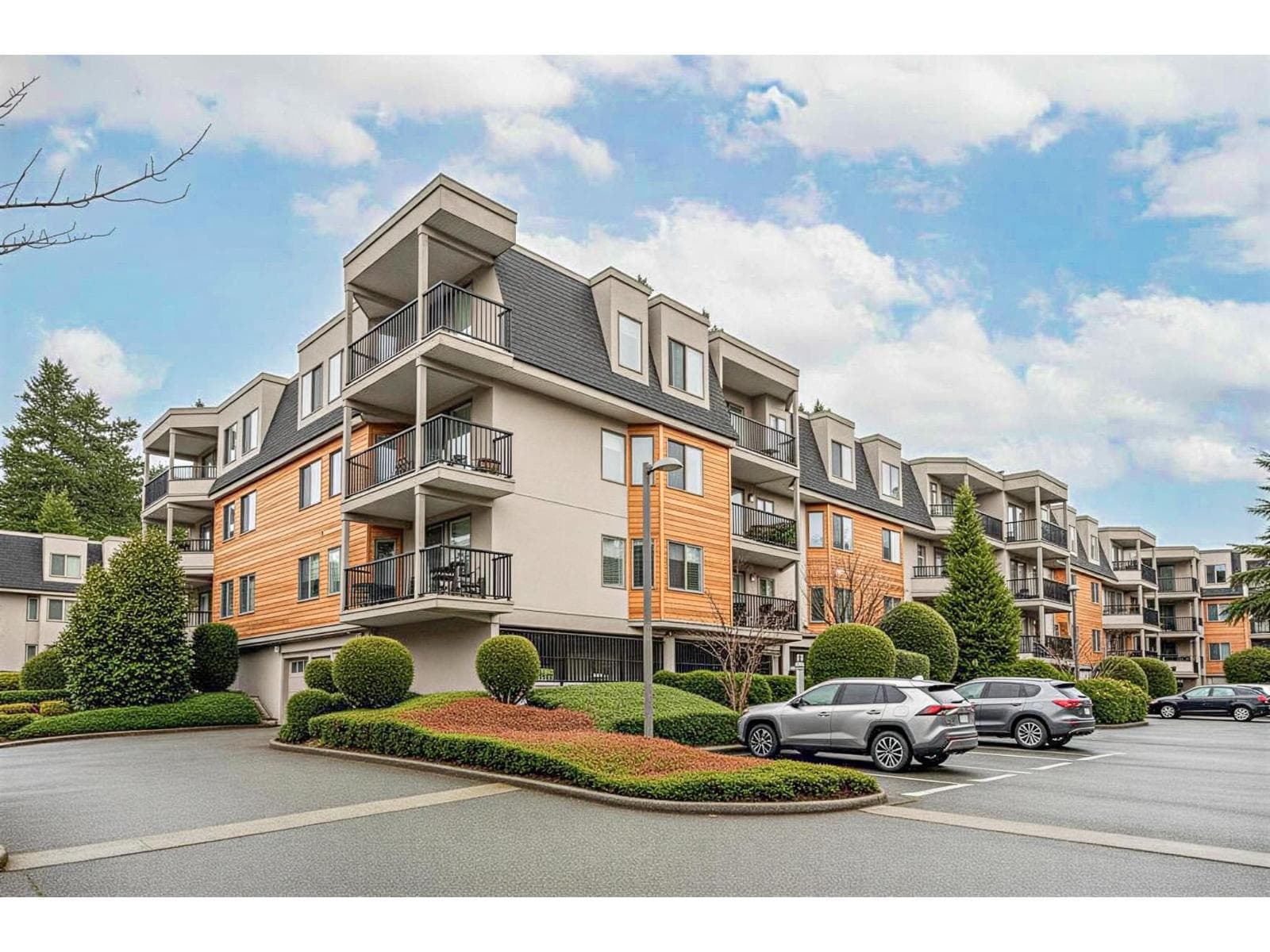 112 1720 SOUTHMERE CRESCENT