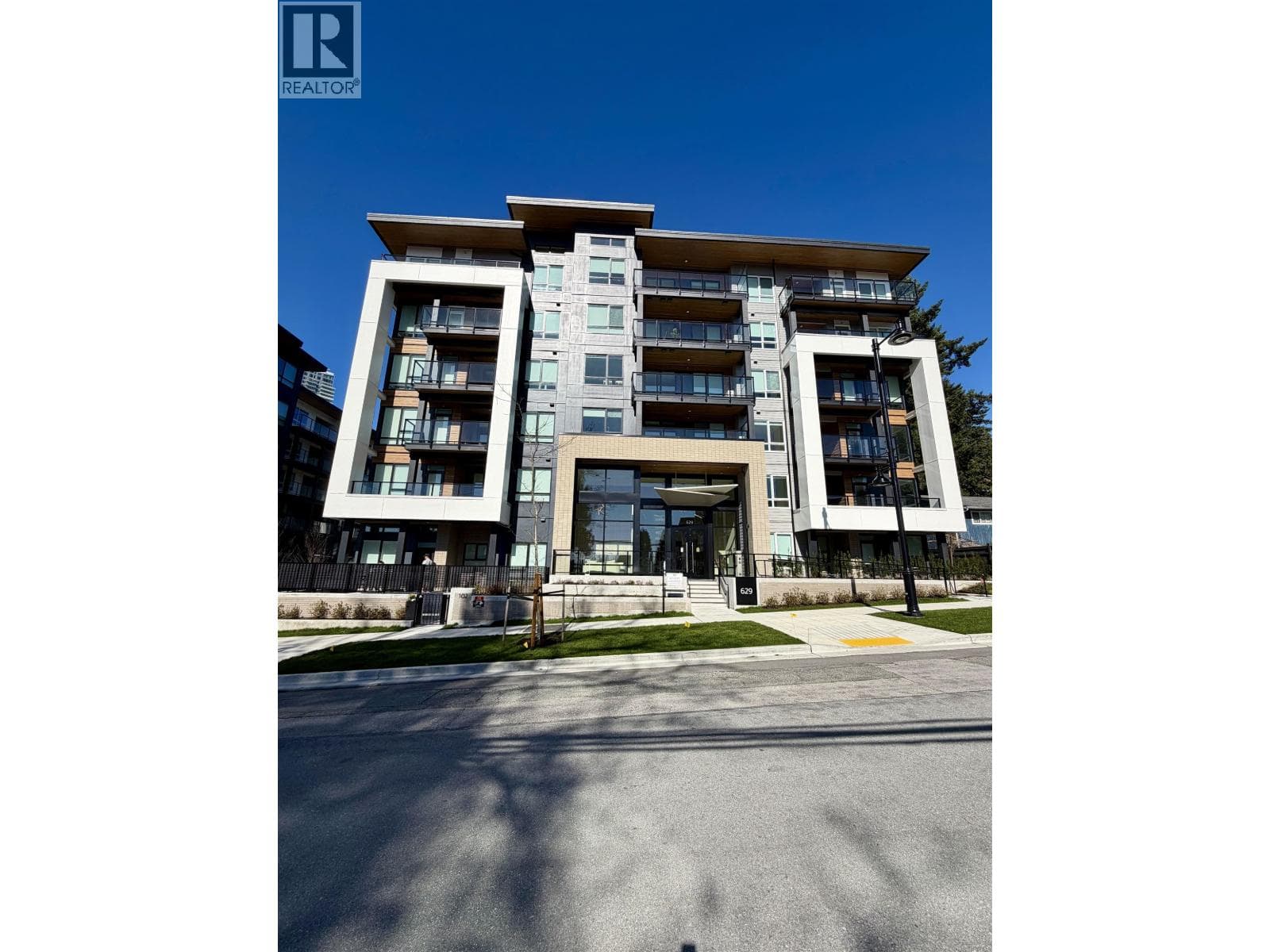 405 629 COTTONWOOD AVENUE