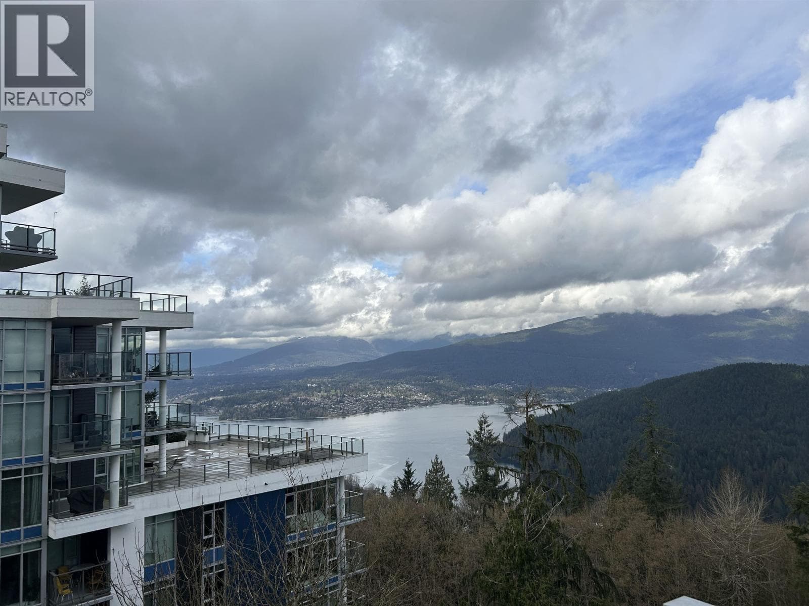 11xx 9060 UNIVERSITY CRESCENT