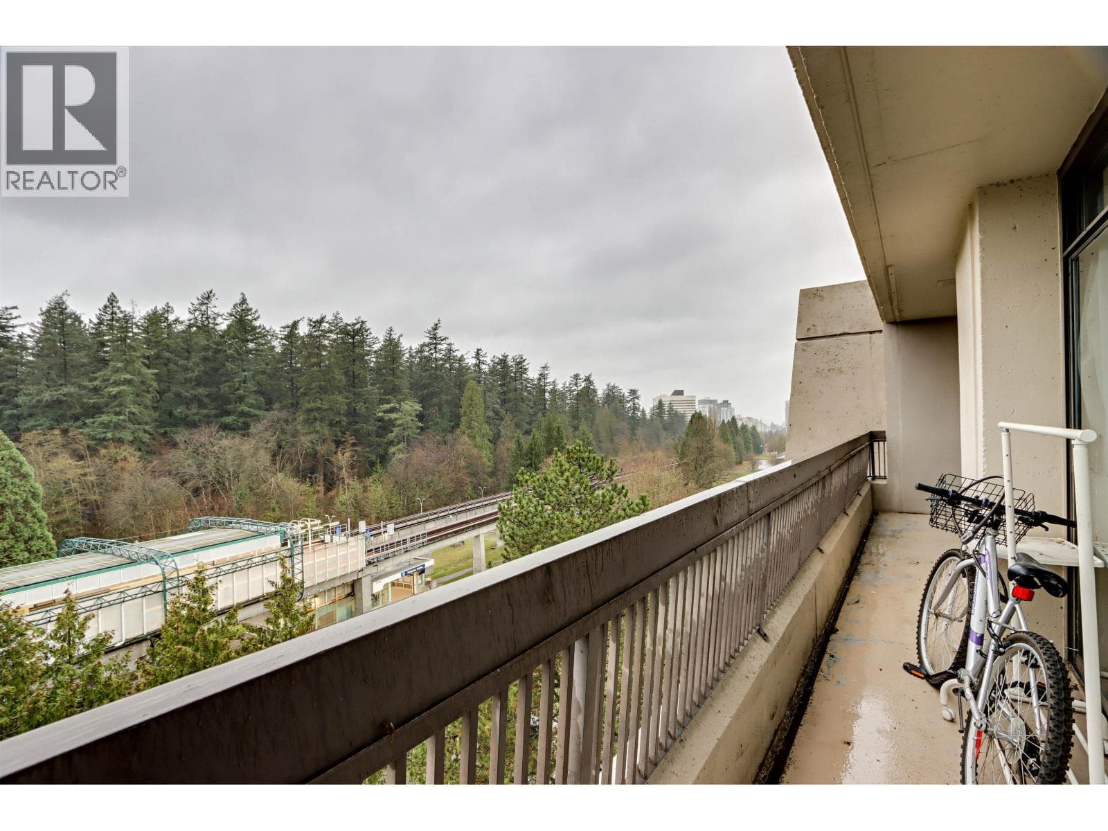 904 5932 PATTERSON AVENUE