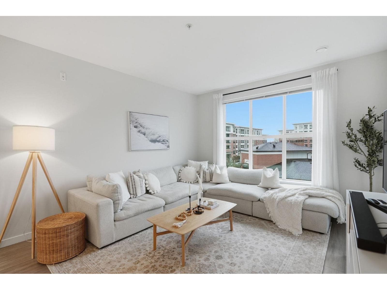 A323 8150 207 STREET