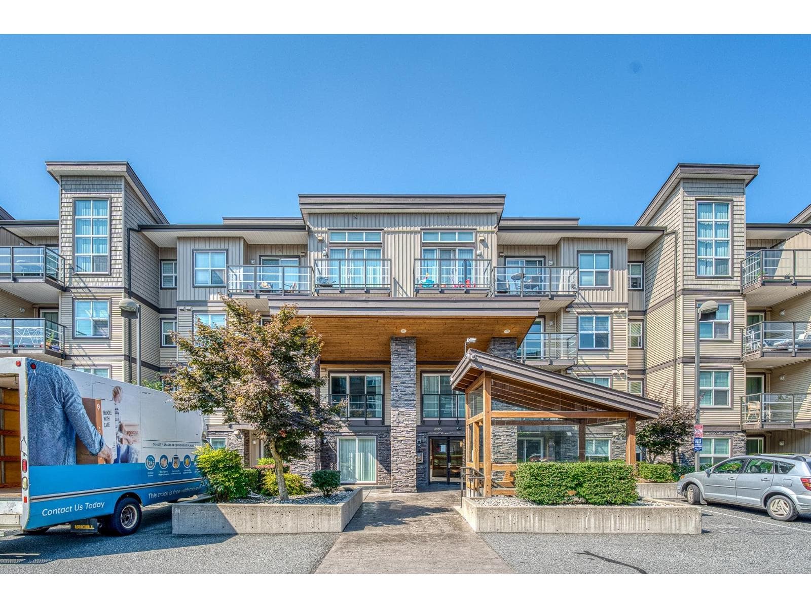 121 30515 CARDINAL AVENUE