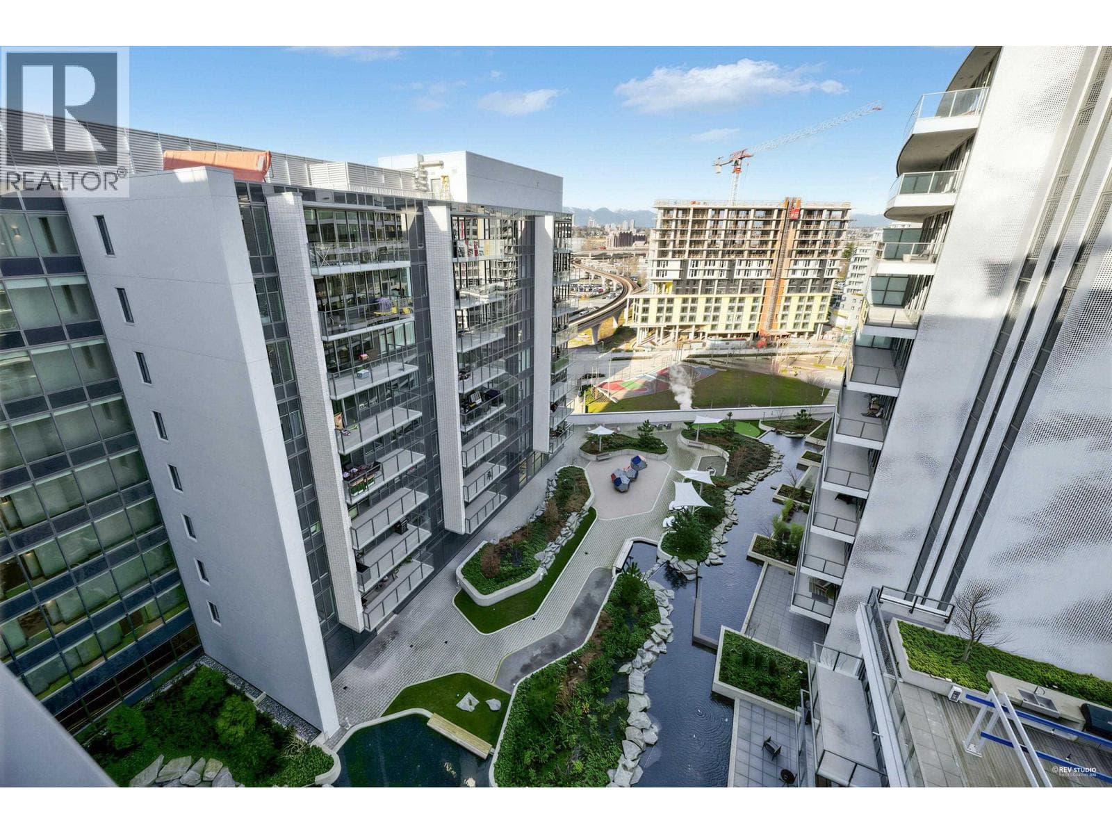 1215 8611 HAZELBRIDGE WAY