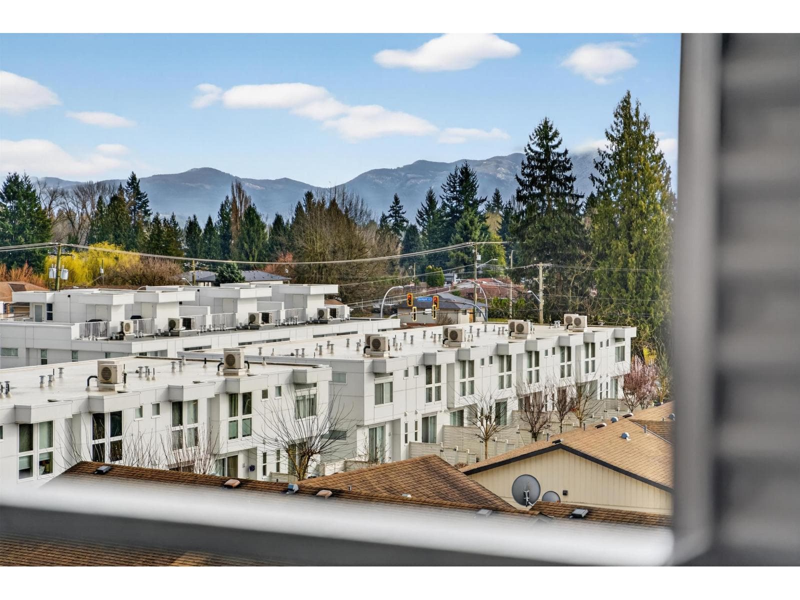 504 2555 WARE STREET