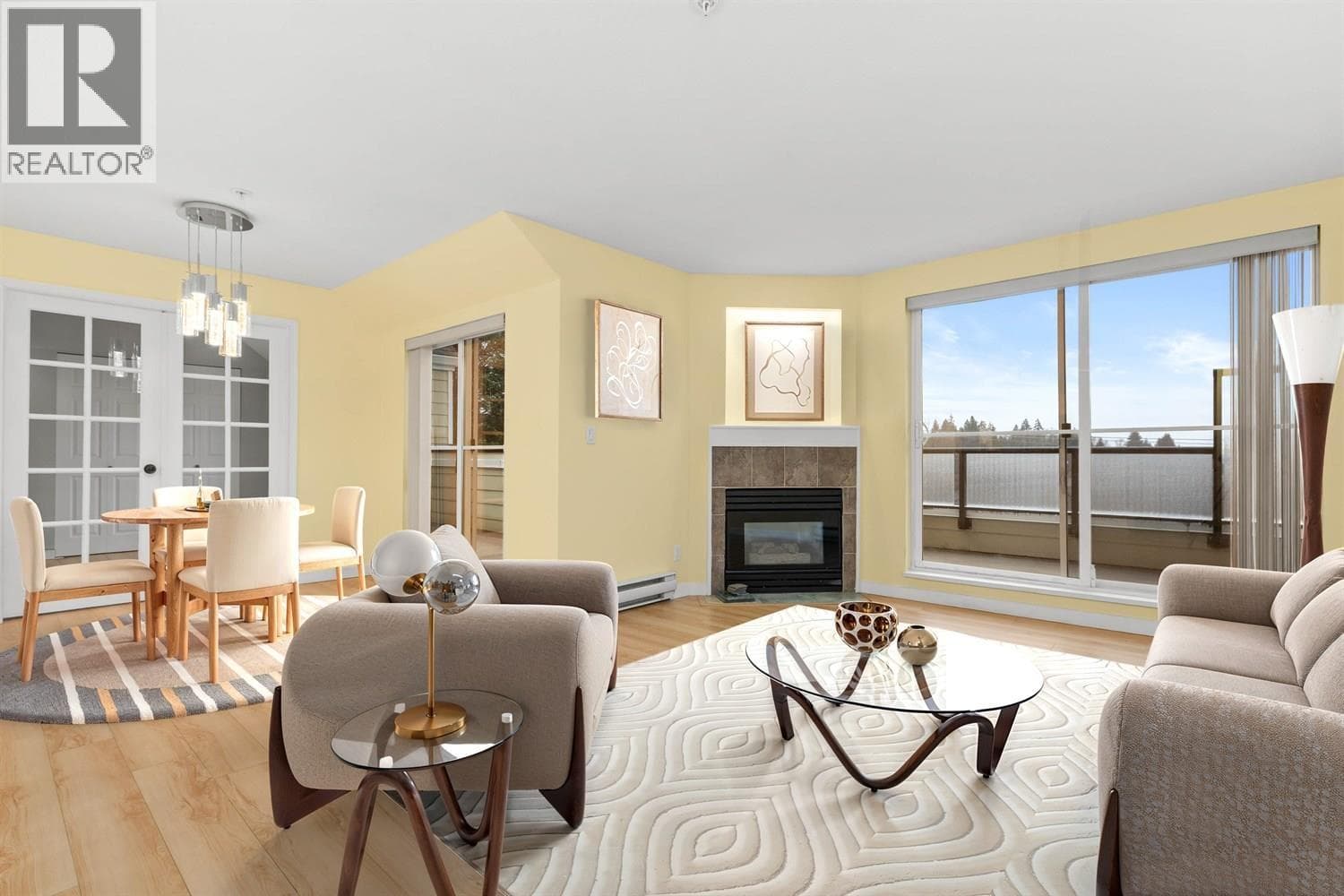 PH4 1519 GRANT AVENUE