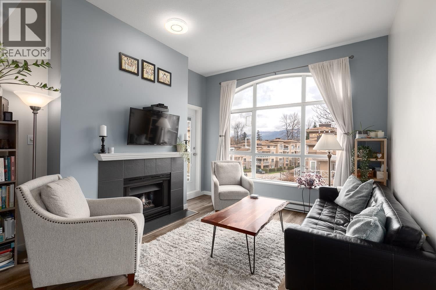 402 2559 PARKVIEW LANE