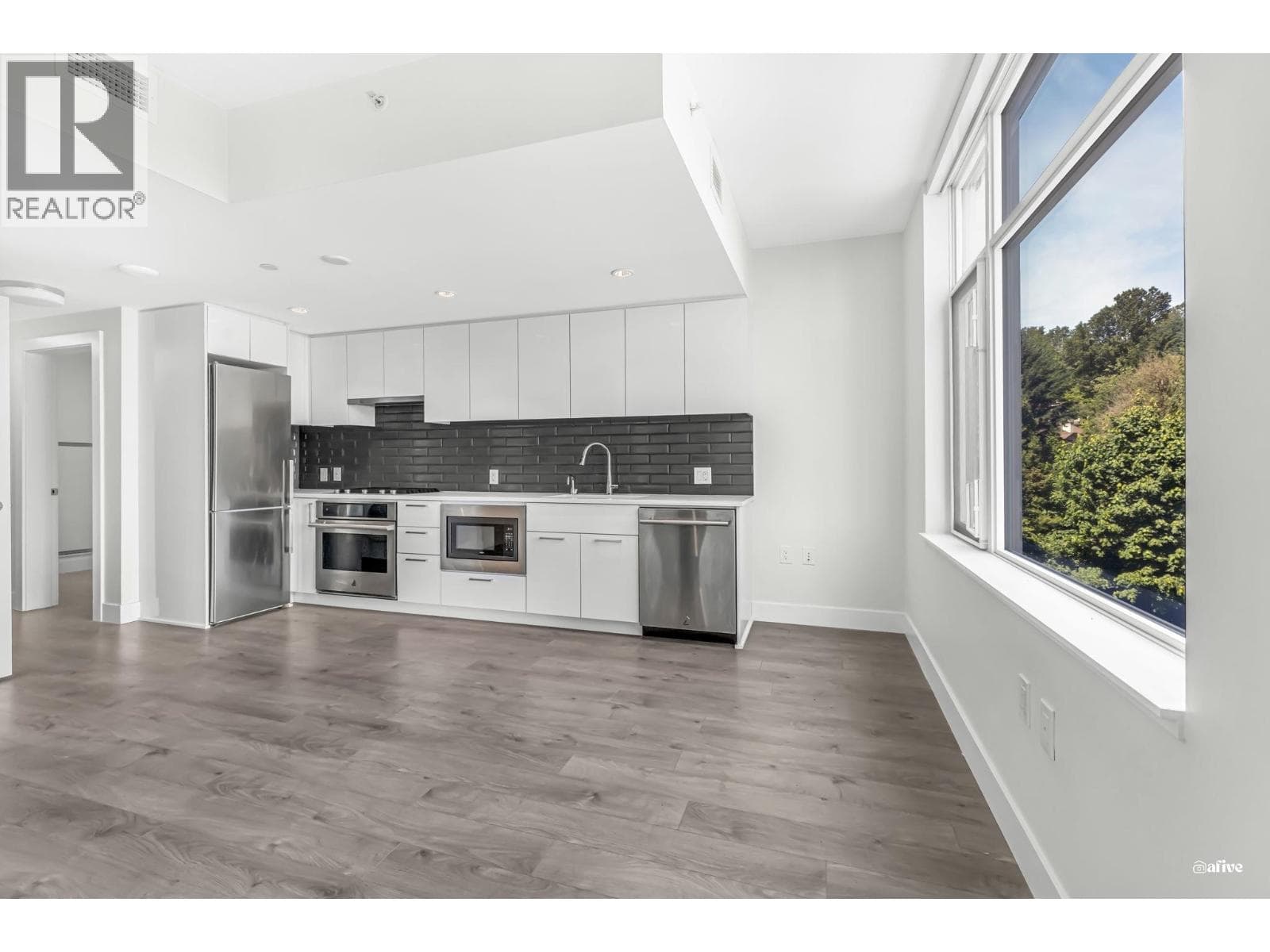 614 3451 SAWMILL CRESCENT