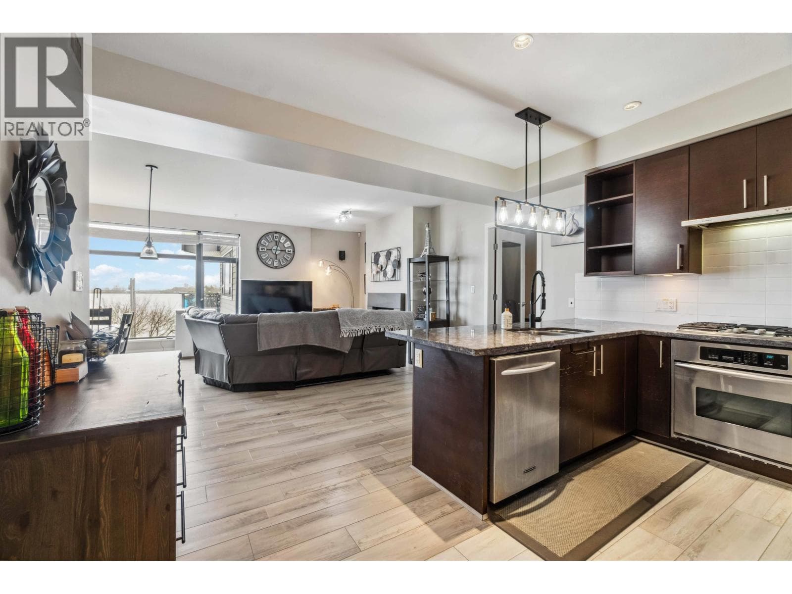 201 14300 RIVERPORT WAY