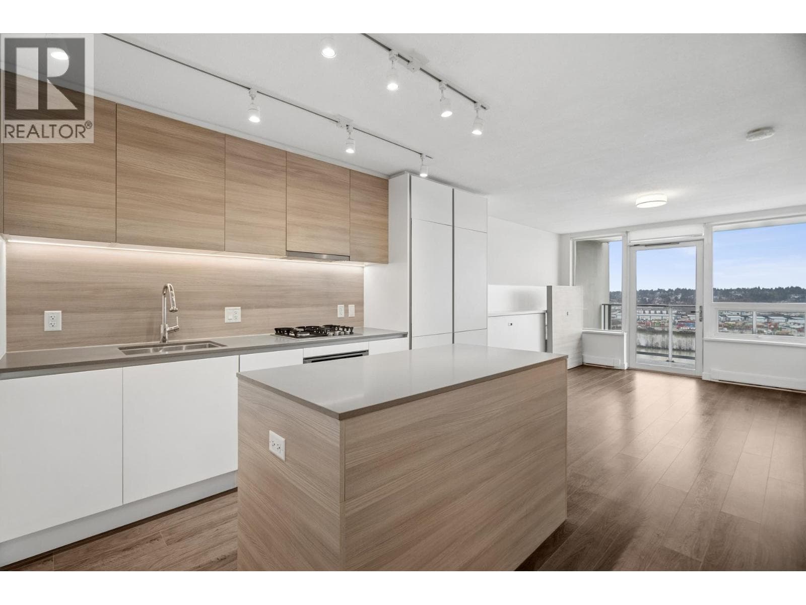 2103 908 QUAYSIDE DRIVE