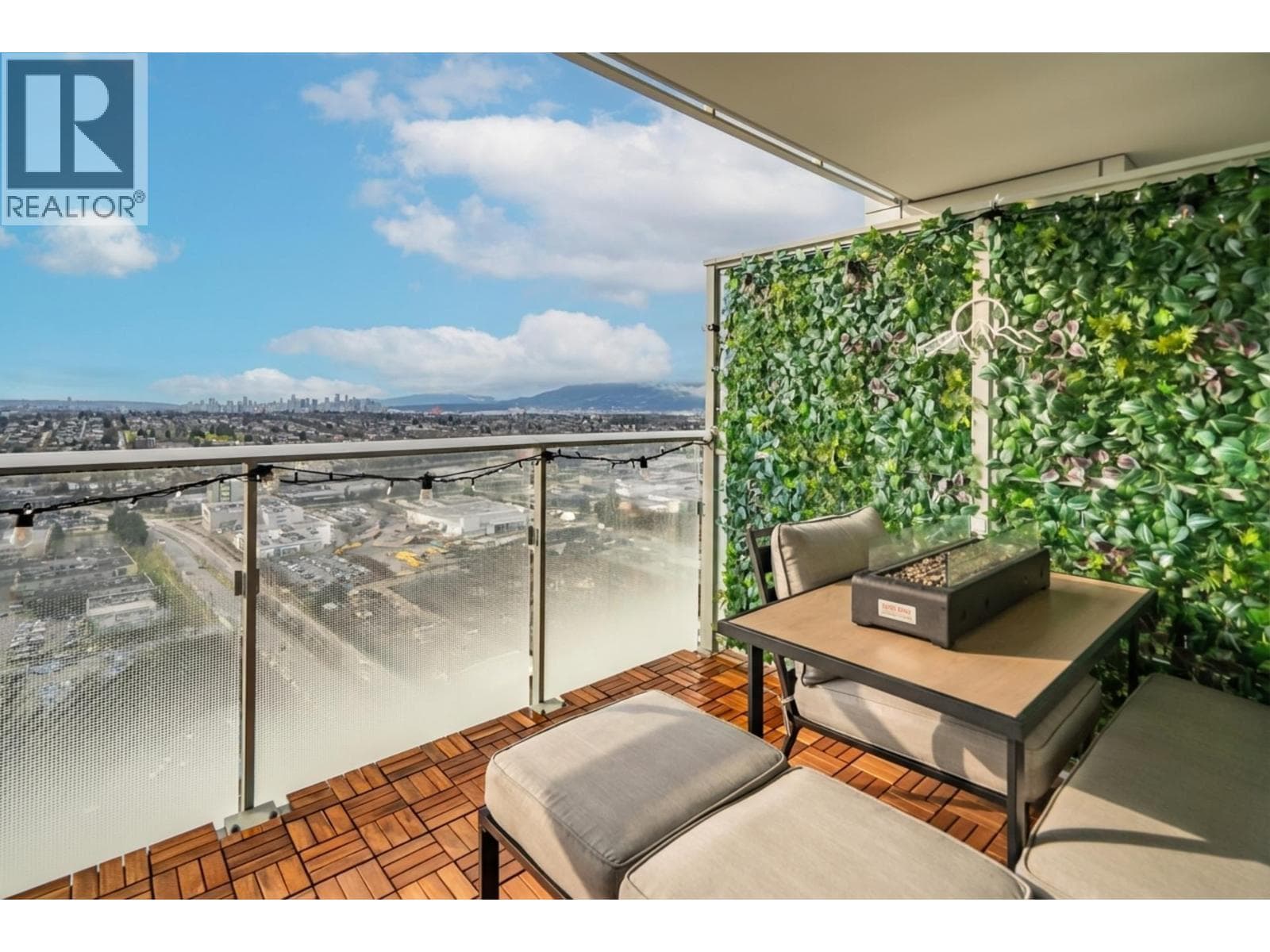 3508 2186 GILMORE AVENUE