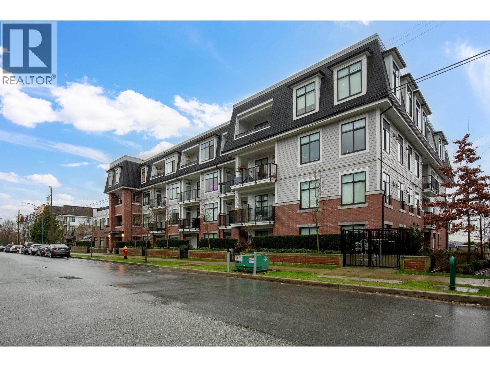 211 808 GAUTHIER AVENUE