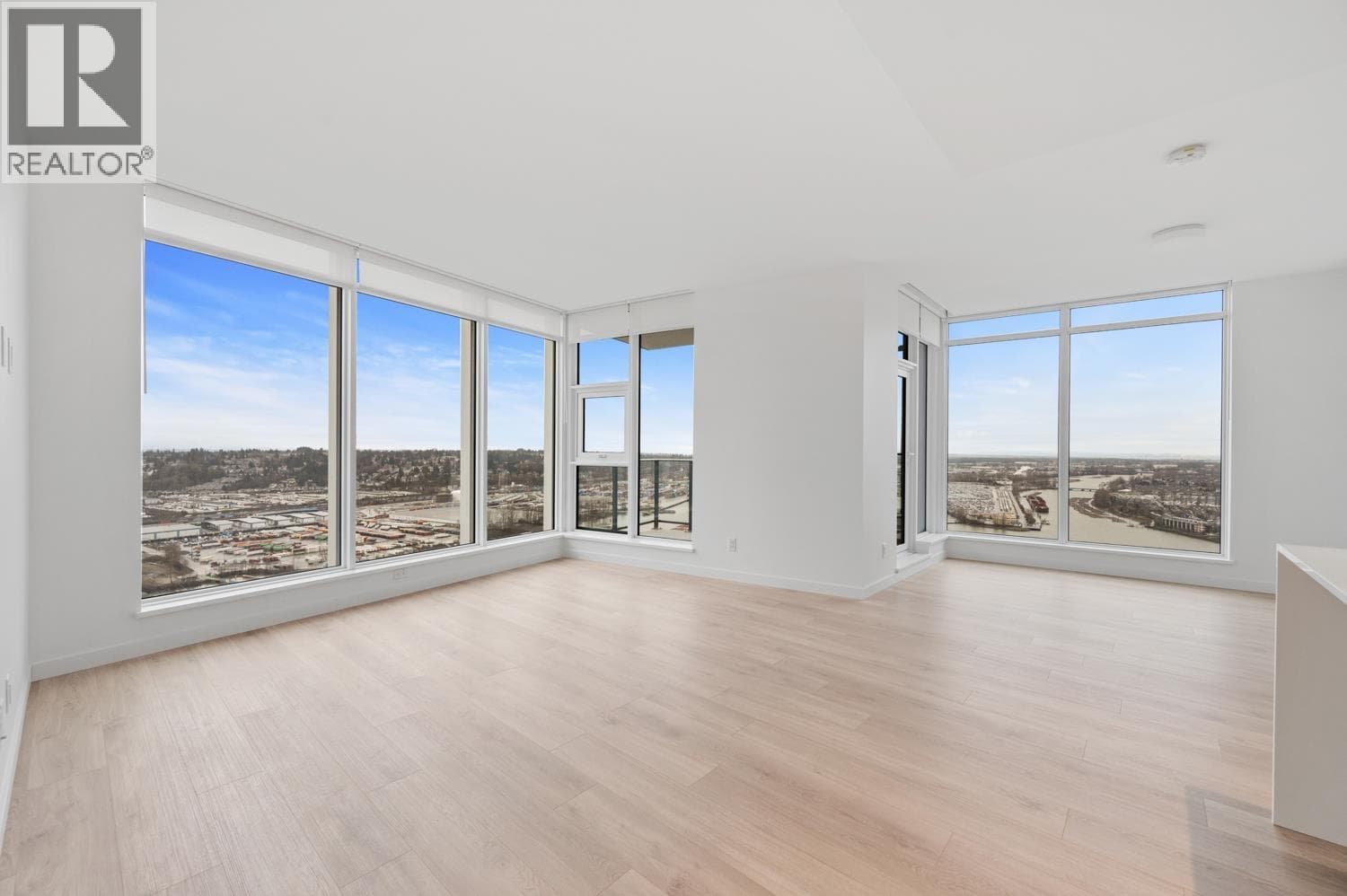 390X 680 QUAYSIDE DRIVE