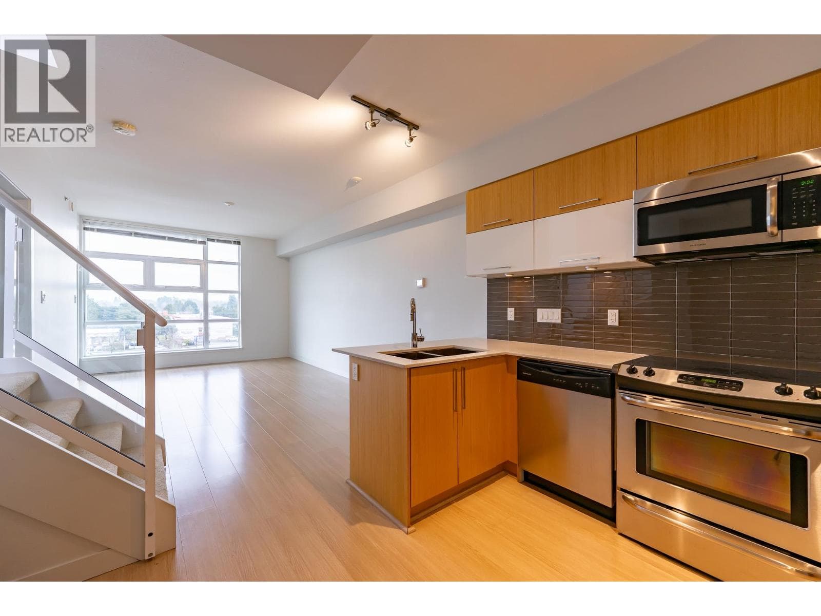 512 10020 DUNOON DRIVE