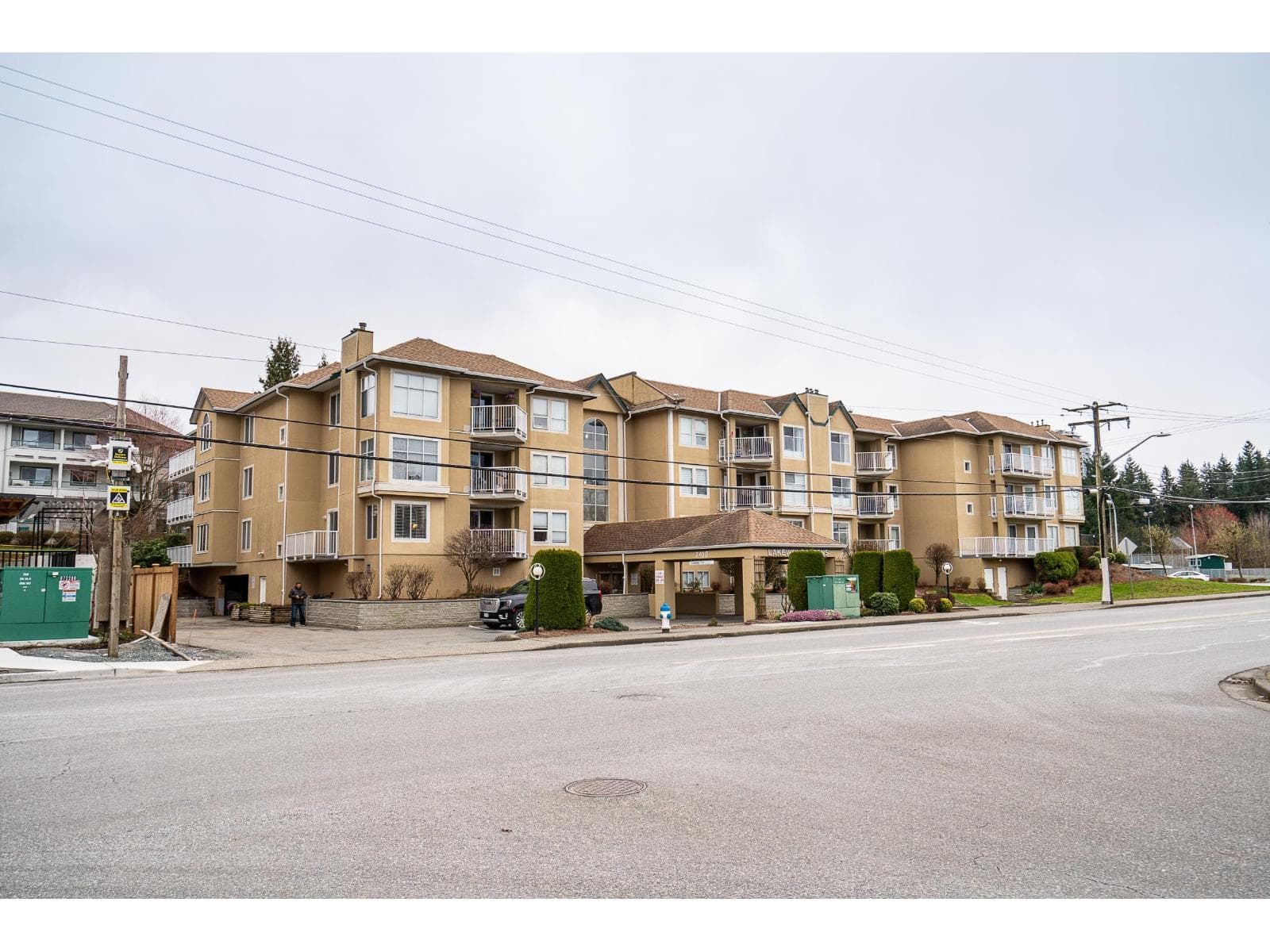 105 2410 EMERSON STREET