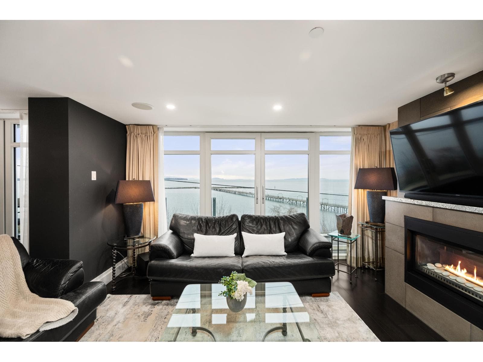 201 15097 MARINE DRIVE