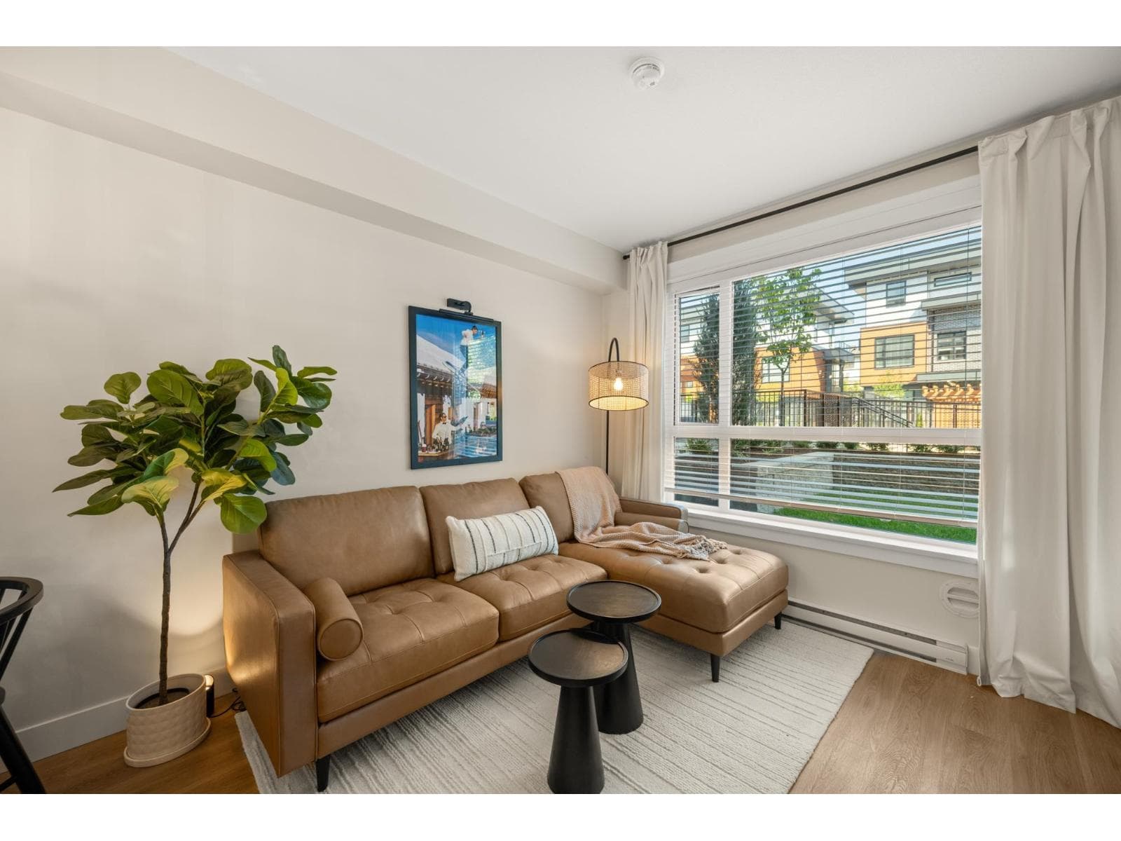 A215 8233 208B STREET