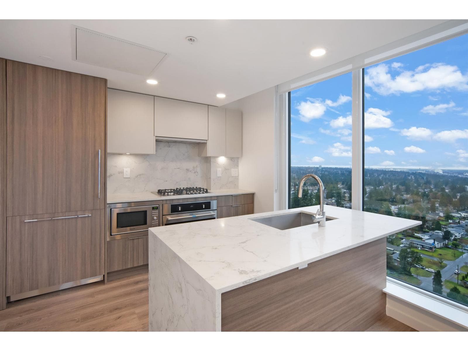 2604 10333 133 STREET