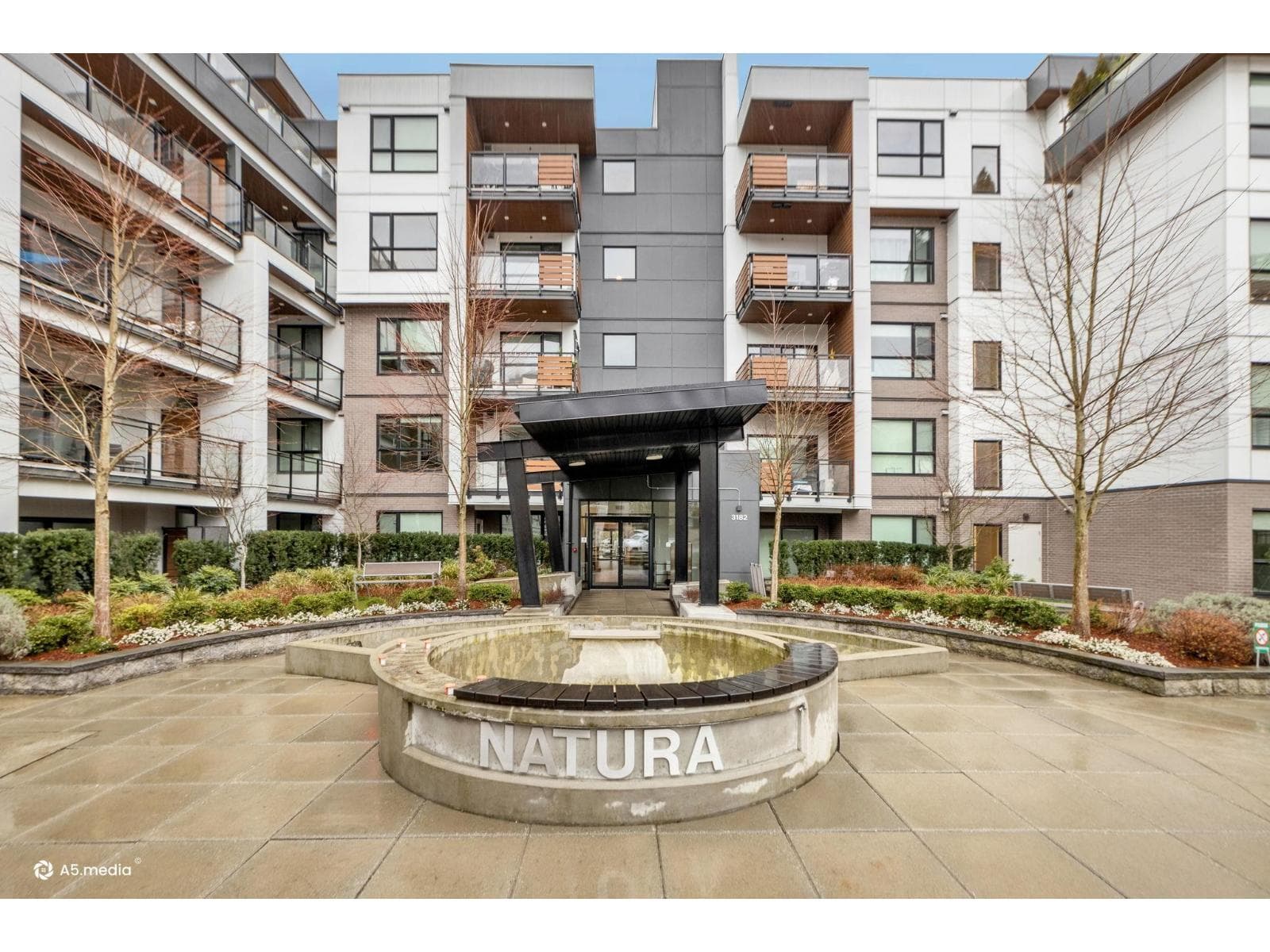 416 3182 GLADWIN ROAD