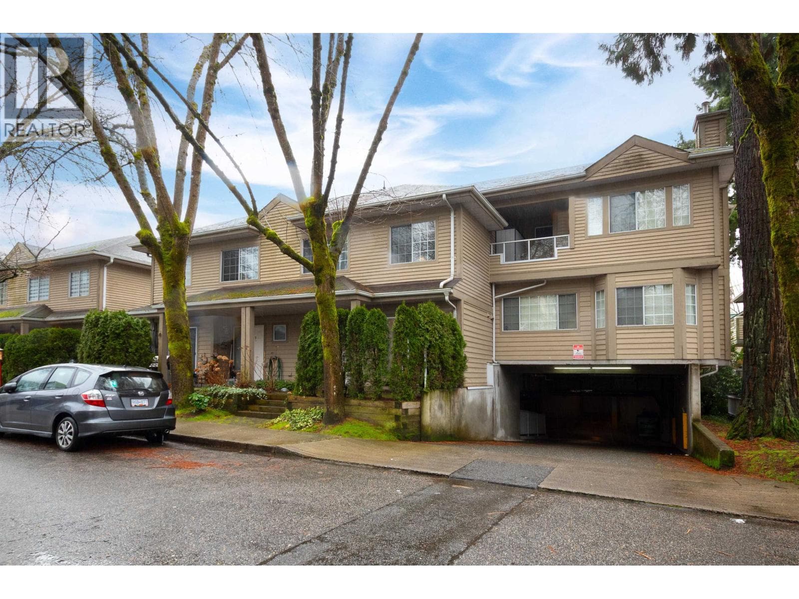 10 815 TOBRUCK AVENUE