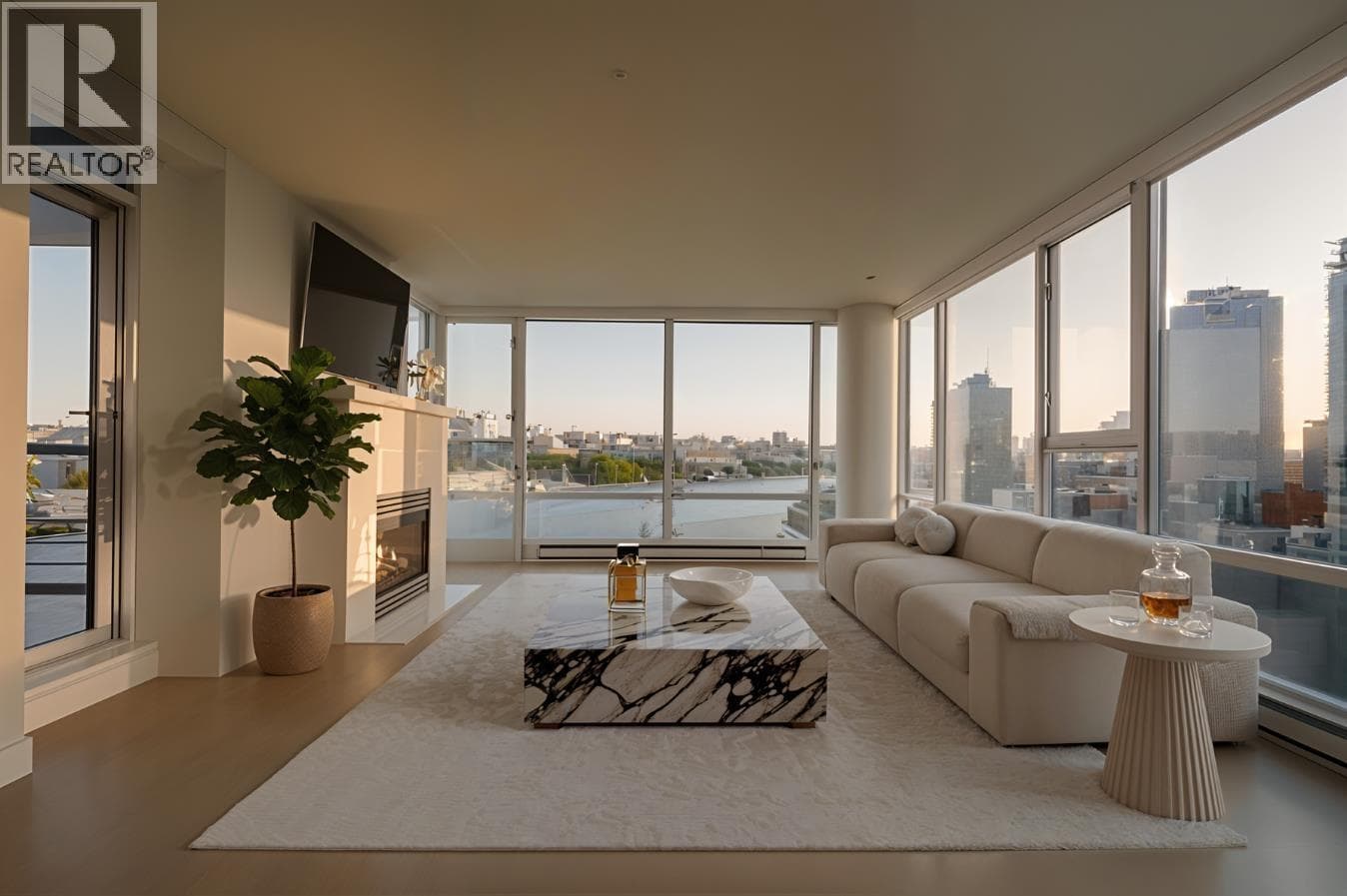 1507 1033 MARINASIDE CRESCENT