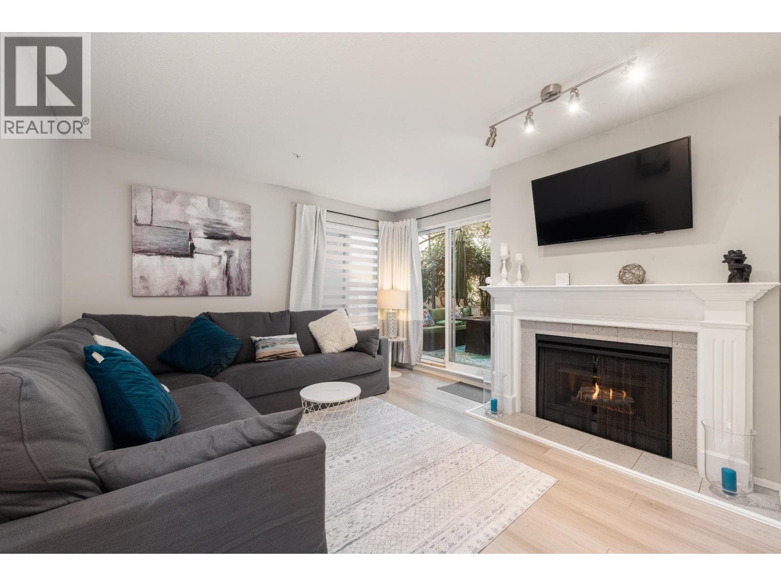 102 725 W 7TH AVENUE