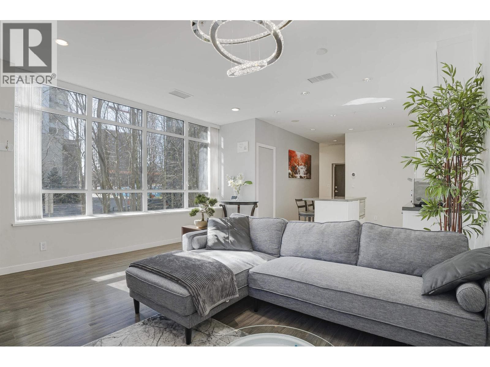 21 7338 GOLLNER AVENUE