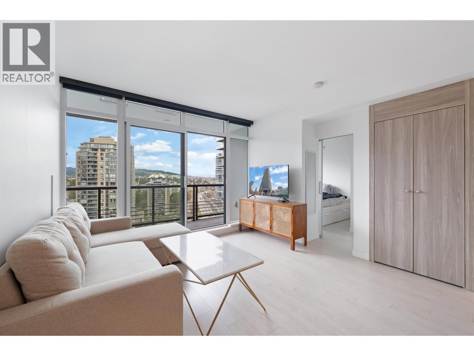 2010 4730 LOUGHEED HIGHWAY