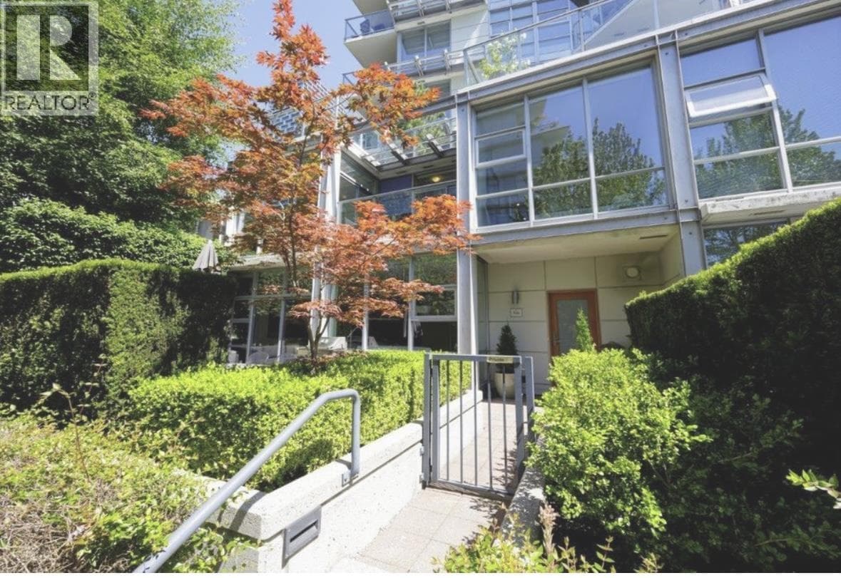 TH106 633 KINGHORNE MEWS