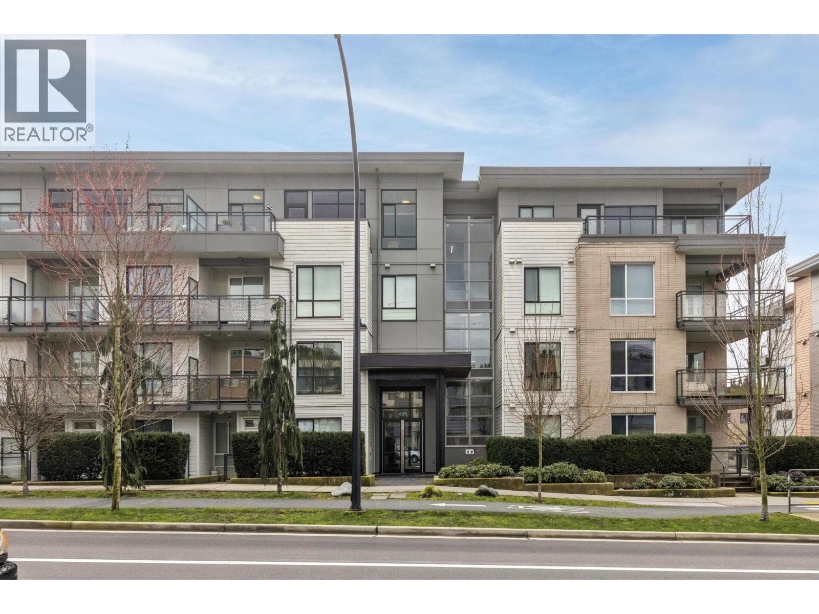 211 625 E 3RD STREET