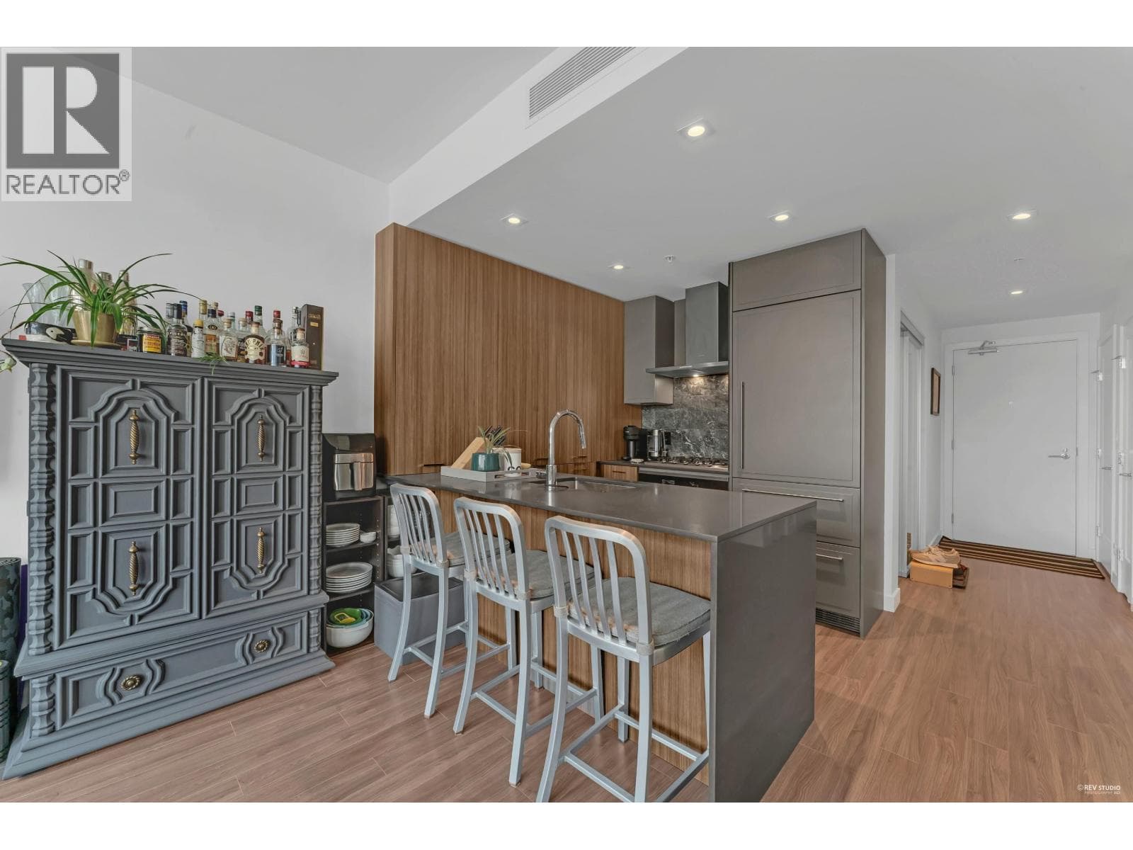 407 2288 ALPHA AVENUE