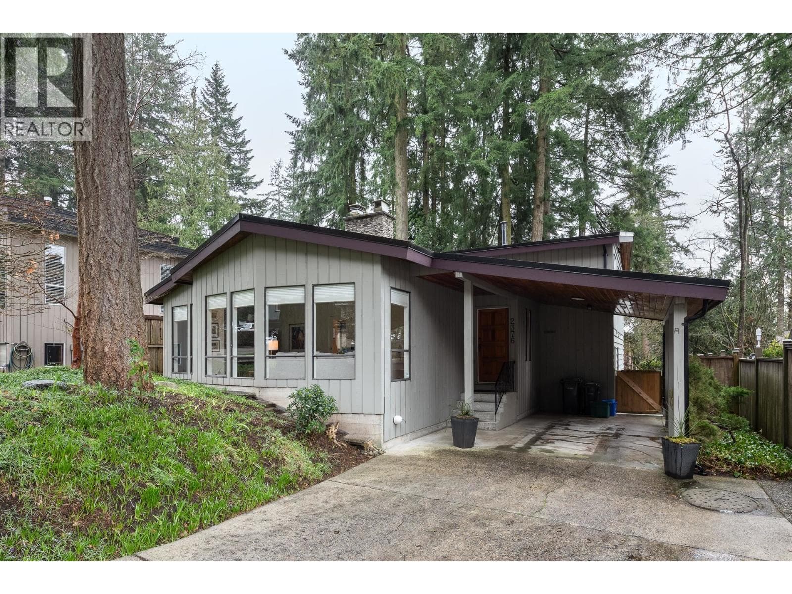 2376 KING ALBERT AVENUE