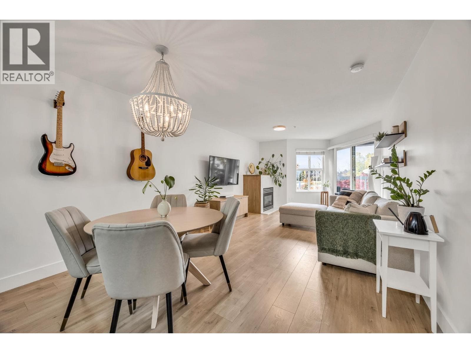 213 3038 E KENT AVENUE SOUTH