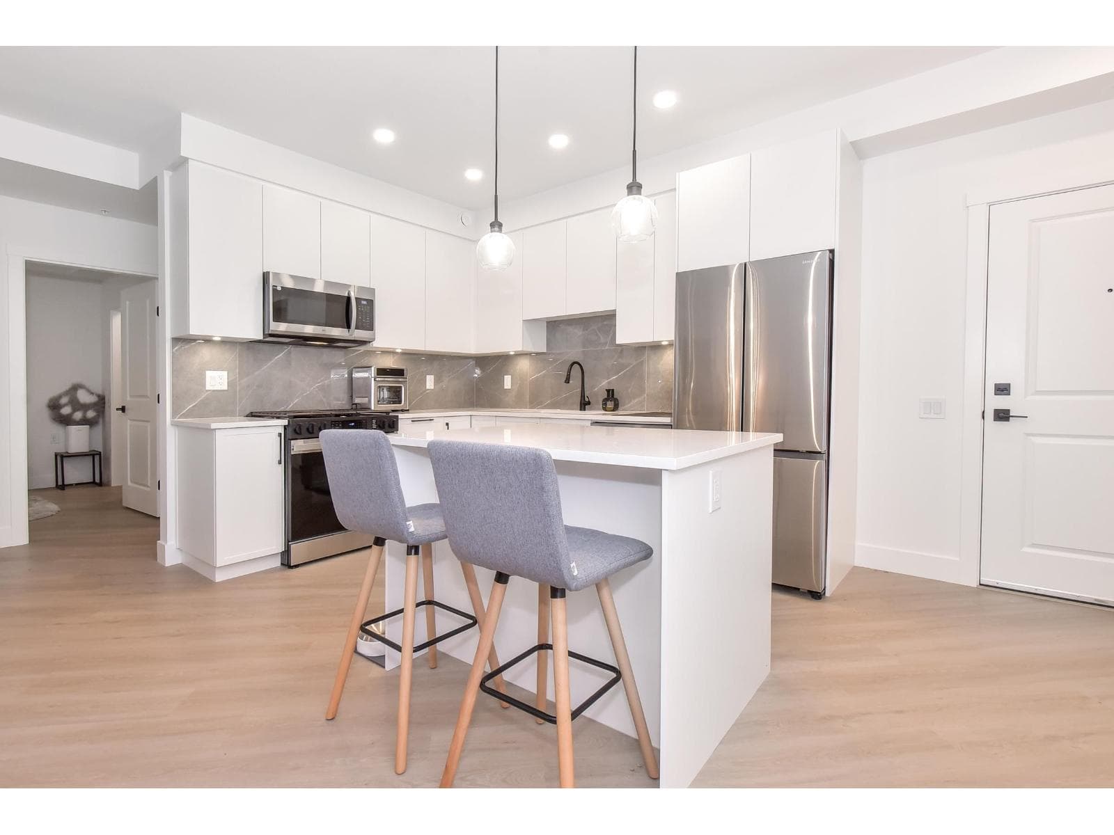 311 3438 146A STREET