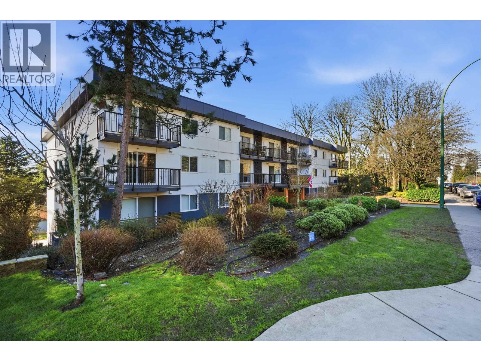 303 357 E 2ND STREET