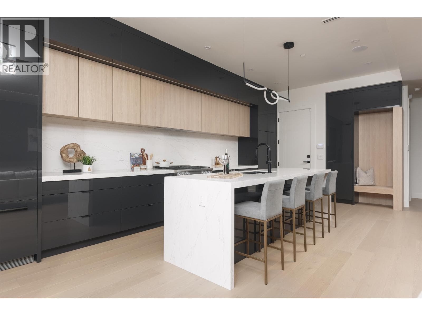 2 3232 W 38TH AVENUE