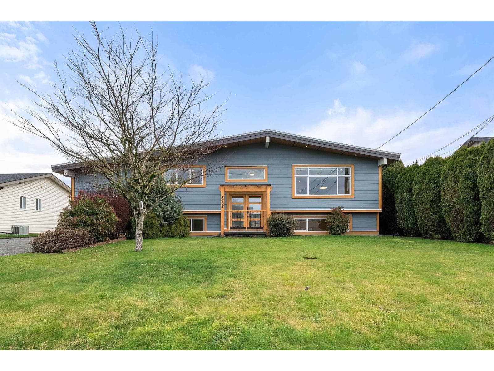 8762 BUTCHART STREET, Chilliwack Proper South