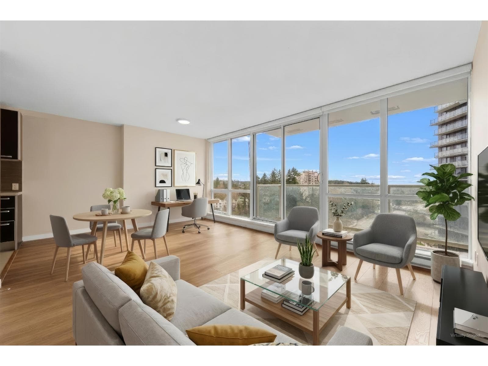 1105 9981 WHALLEY BOULEVARD