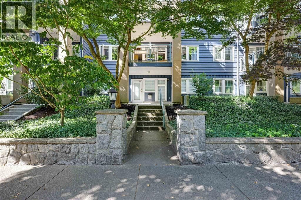 105 1190 EASTWOOD STREET