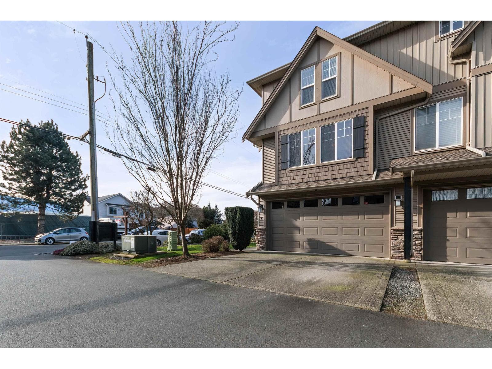 1 46321 CESSNA DRIVE, Chilliwack Proper South