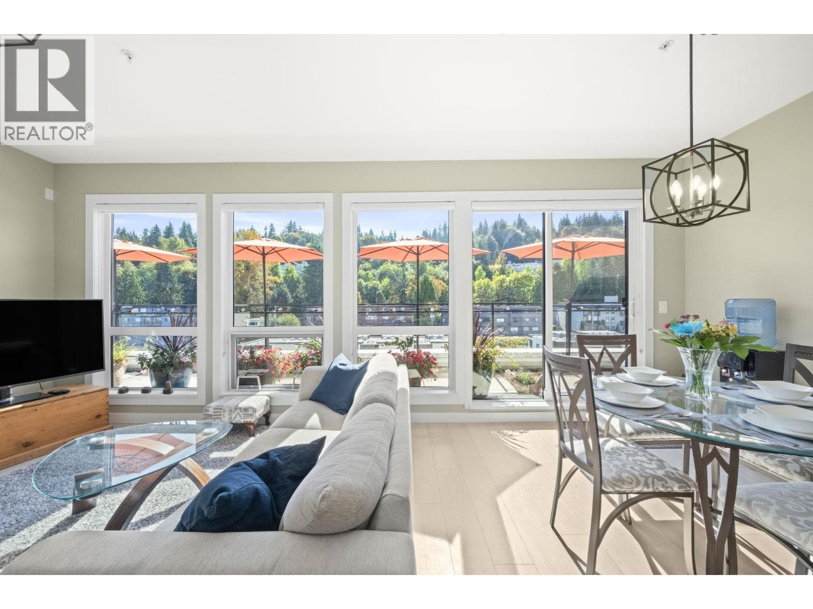 605 3038 ST GEORGE STREET