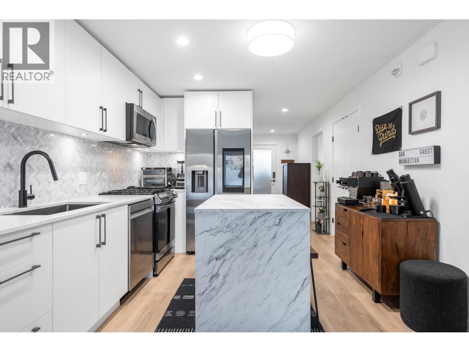 146 545 E 2ND STREET