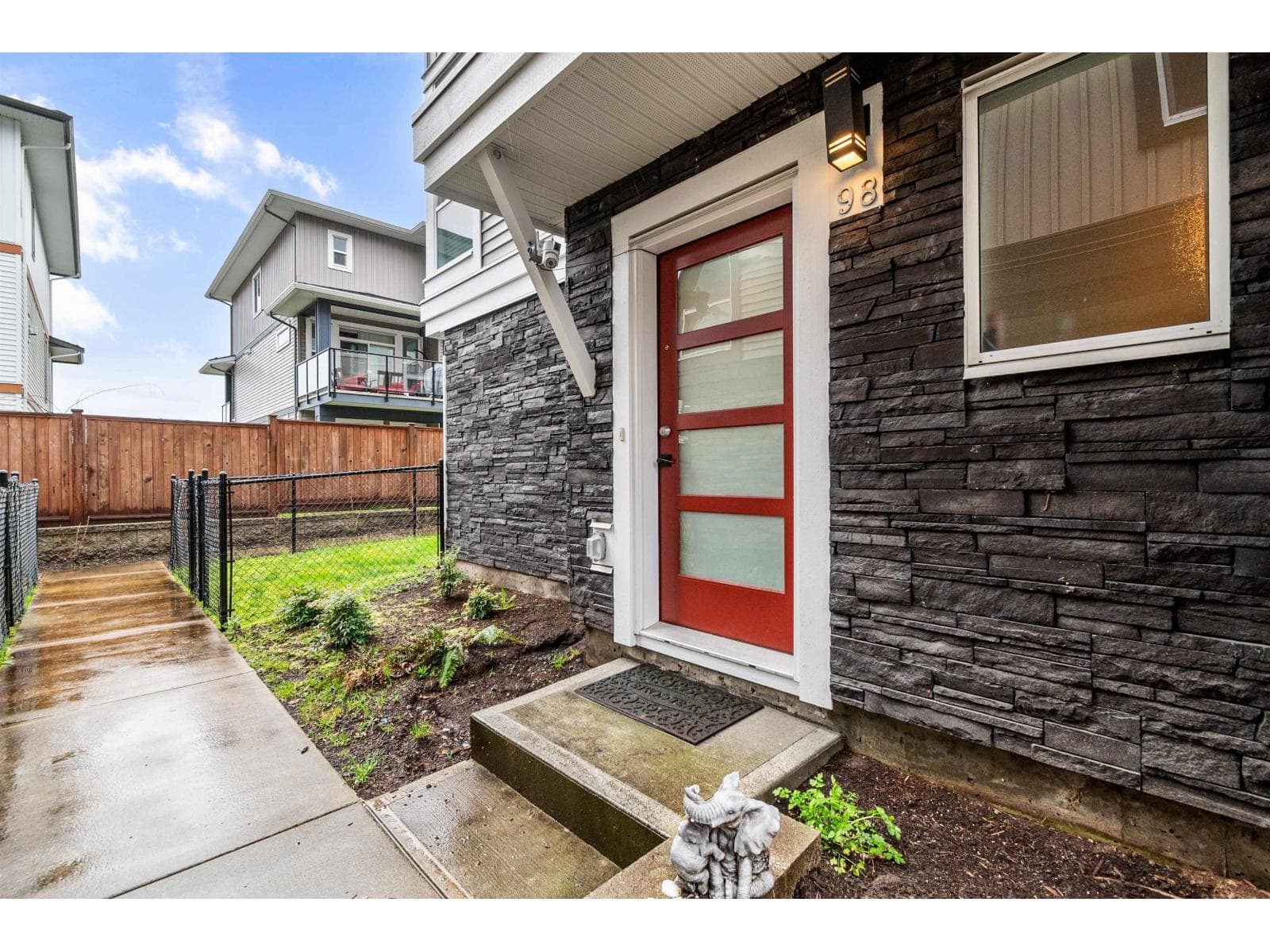 98 8413 MIDTOWN WAY, Chilliwack Proper South